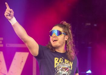 Joey Janela fuera de acción debido a una conmoción
