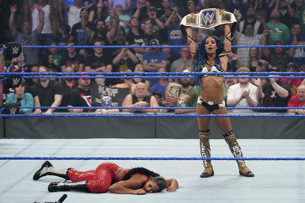 Sasha Banks regresa a WWE en SmackDown