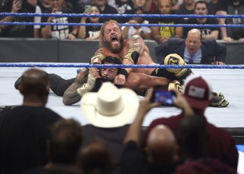 WWE SmackDown supera los dos millones de espectadores con el regreso del público