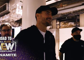 Tony Schiavone cuenta como fue la reacción del vestuario de AEW tras el debut de CM Punk