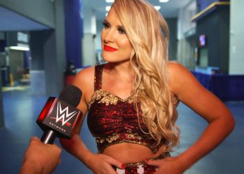 Lacey Evans da buenas noticias sobre su embarazo