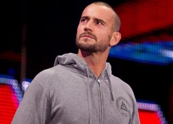 CM Punk asegura que seguirá usando 'Cult of Personality' en sus entradas