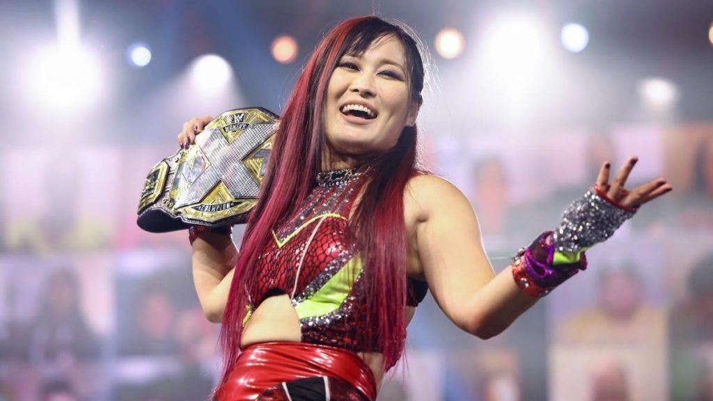 Razón de la ausencia de Io Shirai en WWE NXT