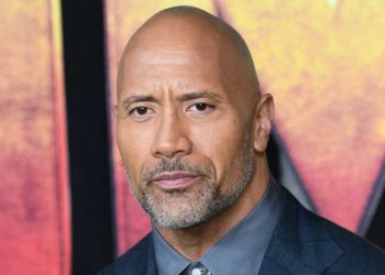 WWE estaría en contacto permanente con The Rock