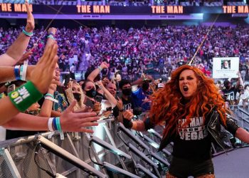 Becky Lynch: "No he vuelto como heel, solo soy más inteligente"
