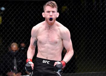 Cory Sandhagen vs. Petr Yan en UFC 267 por el título interino