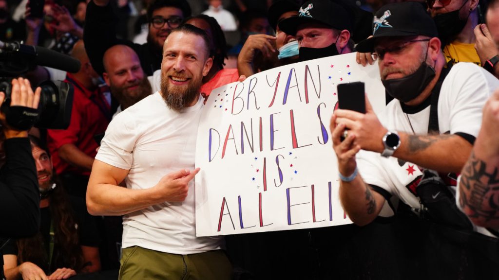 Bryan Danielson habla sobre los fanáticos que le critican por hablar bien de WWE
