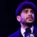 Tony Khan insinúa sorpresas para los próximos eventos de AEW Tony Khan insinúa que tiene una sorpresa para AEW Dynamite Grand Slam