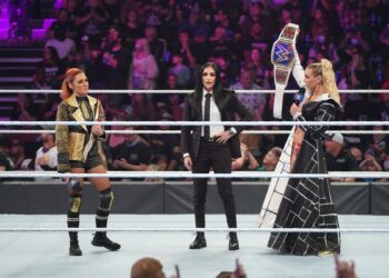 Más detalles sobre el altercado fuera de guion entre Becky Lynch y Charlotte Flair