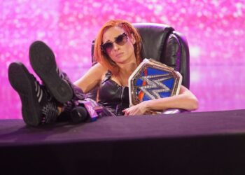 Becky Lynch desafía a Lita