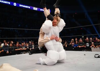 AEW Dynamite no superó el millón de espectadores en su regreso a los miércoles
