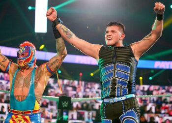 Dominik Mysterio iba a debutar en WWE con máscara