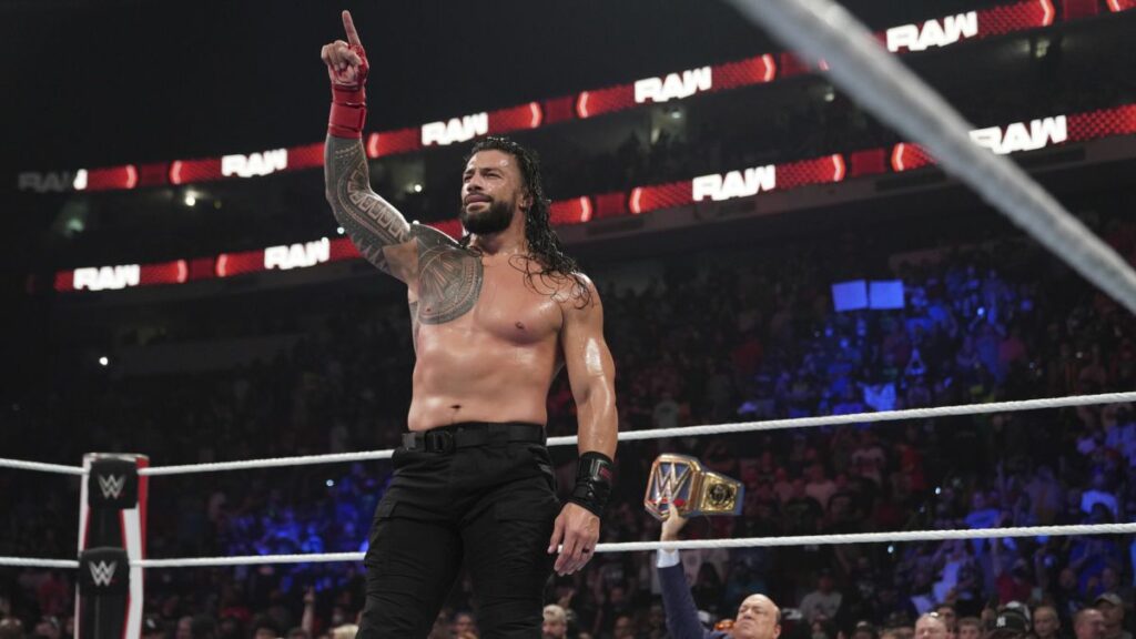 Roman Reigns hizo que una superestrella se vista en el pasillo por irrespetar al wrestling