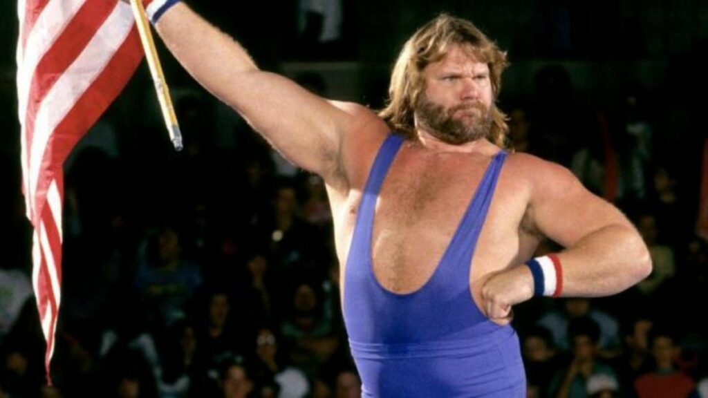 'Hacksaw' Jim Duggan se somete una operación de urgencia