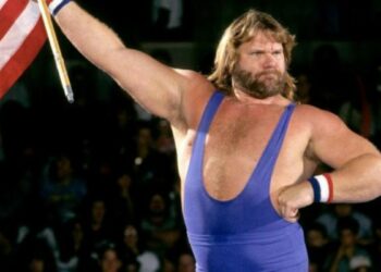 'Hacksaw' Jim Duggan se somete una operación de urgencia