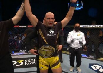 Glover Teixeira gana el Campeonato Semipesado haciendo rendir a Jan Blachowicz en UFC 267