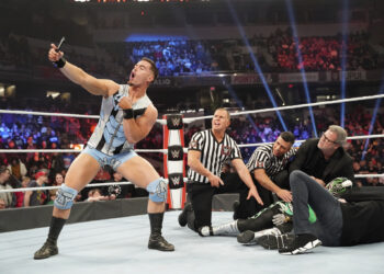 Austin Theory sustituye a Rey Mysterio en el Team RAW de Survivor Series 2021