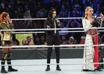 Becky Lynch revela el estado actual de su relación con Charlotte Flair