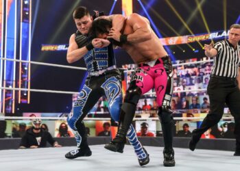 Dominik Mysterio habla de su debut frente a Seth Rollins