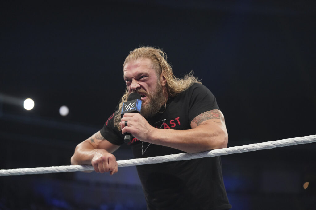 Edge no estaba seguro de enfrentarse a Seth Rollins por tercera vez en Crown Jewel