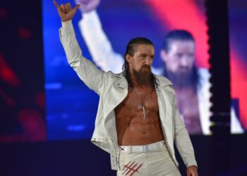 Jay White confirma el interés de WWE hacia su contratación