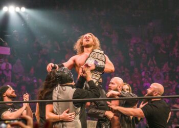 'Hangman' Adam Page se convierte en el nuevo Campeón Mundial de AEW en Full Gear 2021