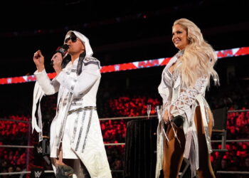 Productores de combates y segmentos del show de WWE RAW 13 de diciembre de 2021