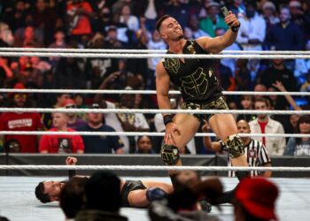 Austin Theory escoge entre ser Campeón en Parejas con John Cena o retirarlo en WrestleMania