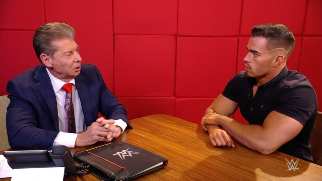 Austin Theory habla sobre cómo comenzó su alianza con Vince McMahon en televisión