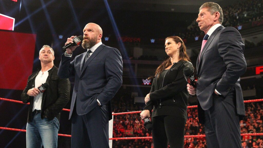Mike Chioda revela que la enemistad entre Triple H y Shane McMahon comenzó por Stephanie