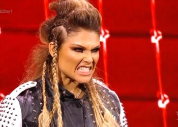 Edge derrota a The Miz tras la interferencia de Beth Phoenix en WWE Day 1