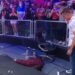 Johnny Gargano es atacado por Grayson Waller durante su discurso de despedida Johnny Gargano es atacado por Grayson Waller durante su discurso de despedida