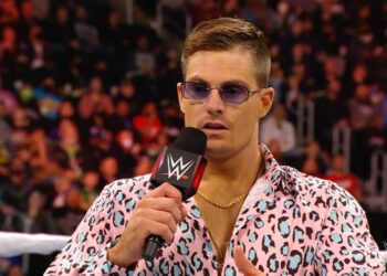 Grayson Waller hace una aparición especial en WWE RAW