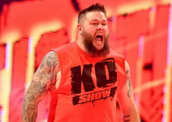 Kevin Owens renueva con WWE