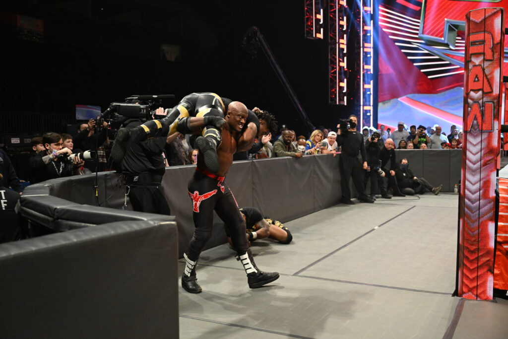 Productores de combates y segmentos del show de WWE RAW 17 de enero de 2022