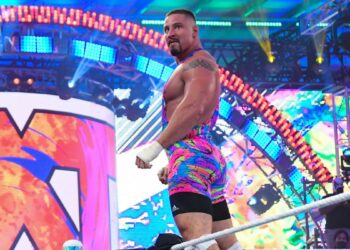 Bron Breakker habla sobre su paso del fútbol americano a WWE