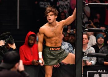 Kurt Angle cree que Hook es una sensación del wrestling