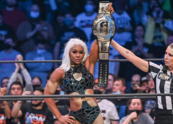 Renee Paquette sale en defensa de la división femenina de AEW