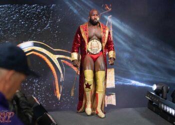 Moose: "Hay personas dentro de WWE que les gustaría verme luchar contra Roman Reigns"