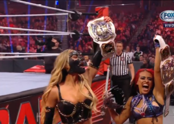 Queen Zelina y Carmella retienen los Campeonatos Femeninos en Parejas tras derrotar a Rhea Ripley y Nikki A.S.H. en WWE RAW