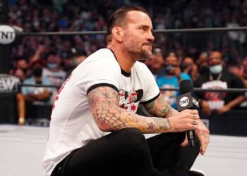 CM Punk habla sobre un posible enfrentamiento ante Hook en AEW