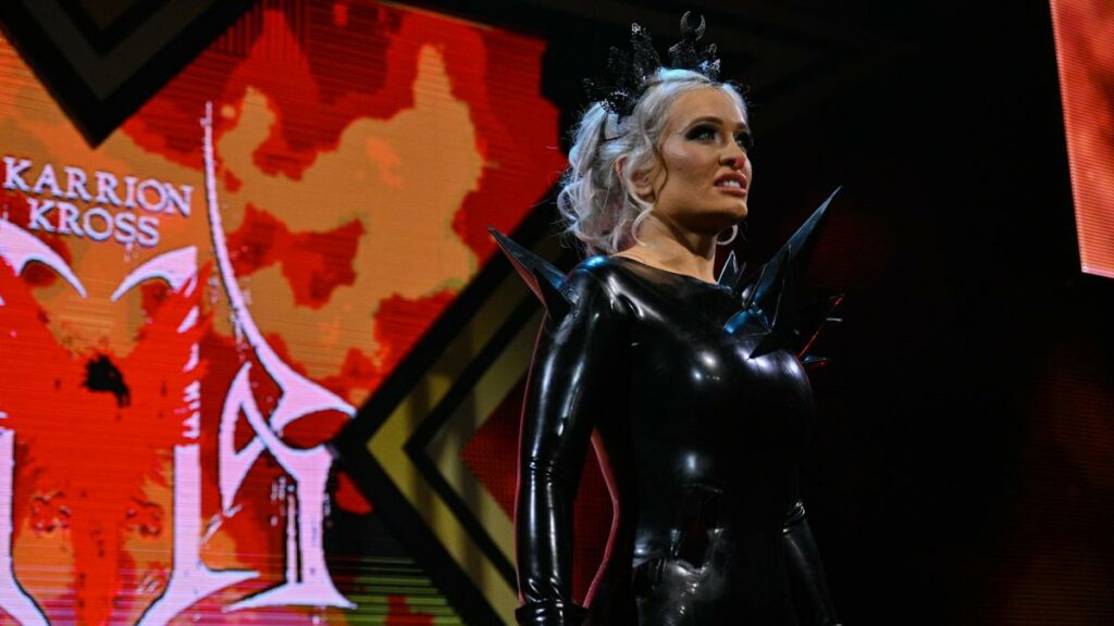 Scarlett y unos fans protagonizan un incidente en el último Live Show de WWE