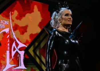 Scarlett y unos fans protagonizan un incidente en el último Live Show de WWE