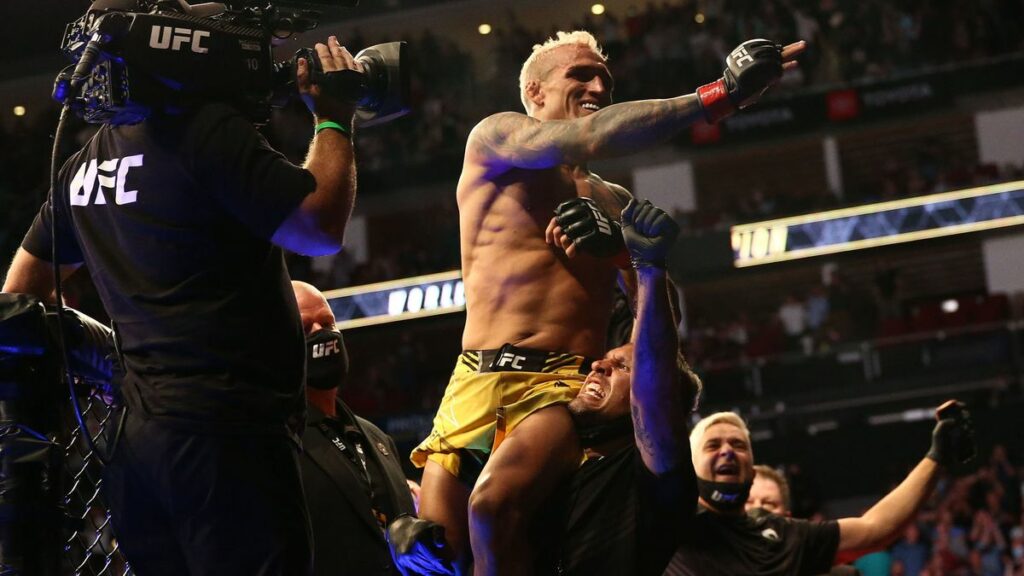 Charles Oliveira defenderá el título de peso ligero ante Justin Gaethje en UFC 274