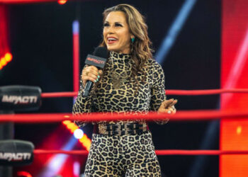 Mickie James apoya a Sasha Banks y Naomi en su conflicto con WWE