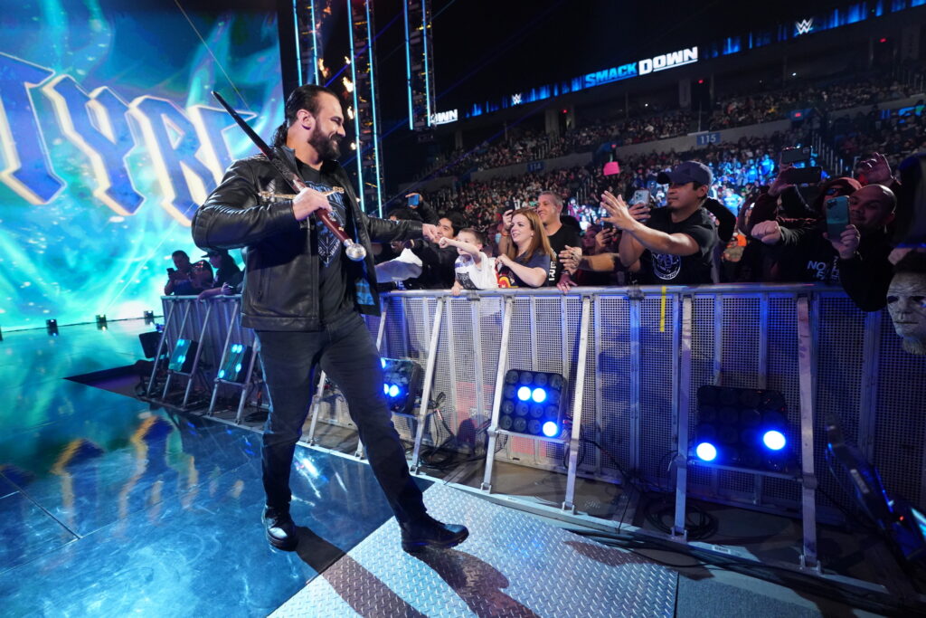 Productores de combates y segmentos del show de WWE SmackDown 4 de febrero de 2022