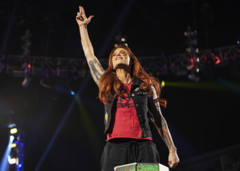 Productores de combates y segmentos del show de WWE RAW 7 de febrero de 2022