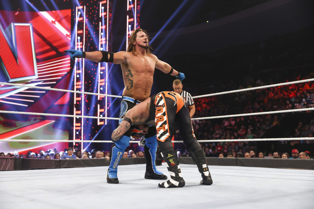 El evento estelar del último show de RAW fue cambiado a última hora - Detalles