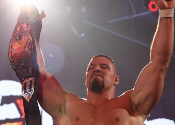 Bron Breakker retiene el Campeonato de NXT ante Santos Escobar en Vengeance Day 2022