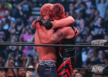 Dustin Rhodes dedica unas palabras a Cody Rhodes tras su combate en WWE Backlash 2024